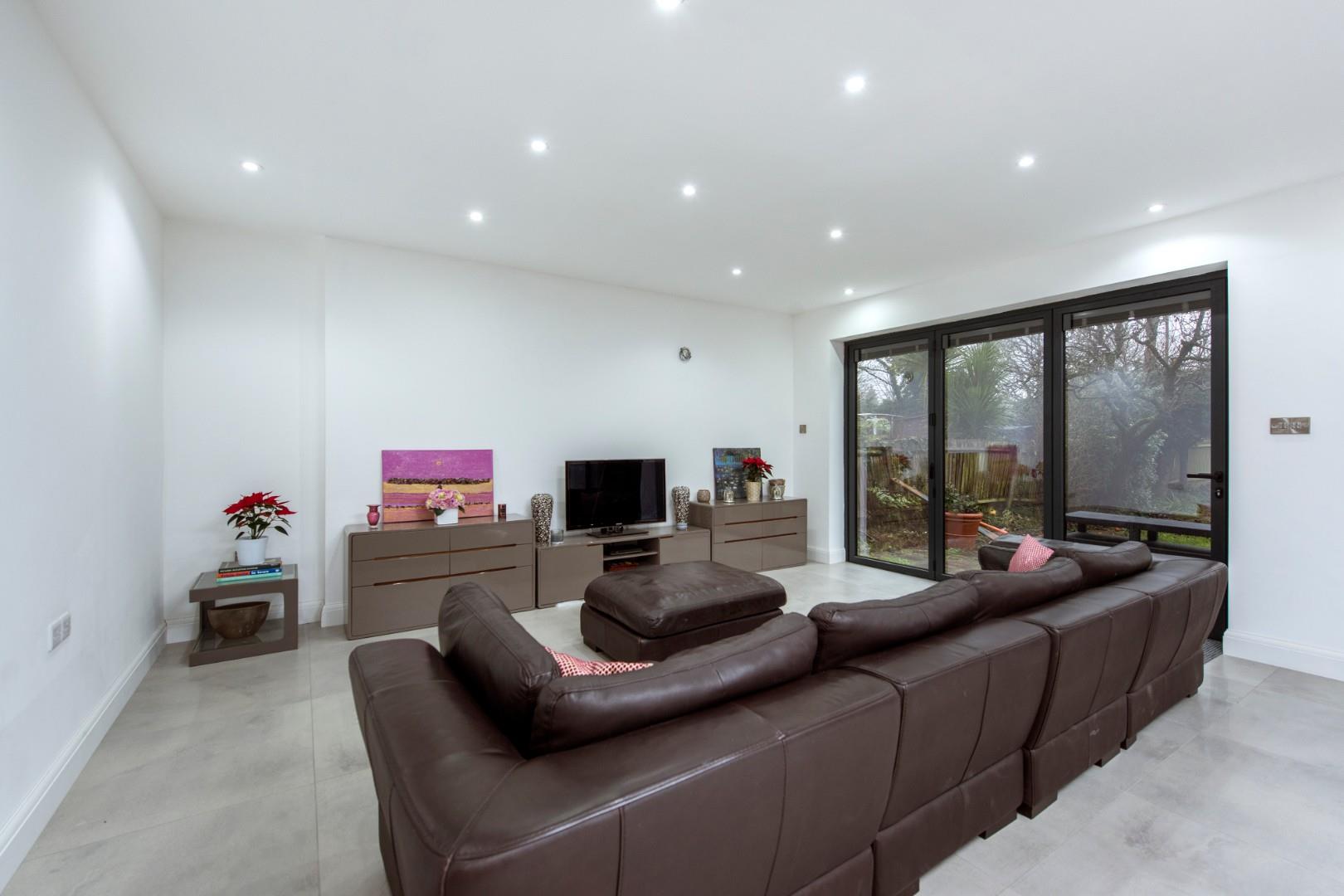 Parkside, Mill Hill